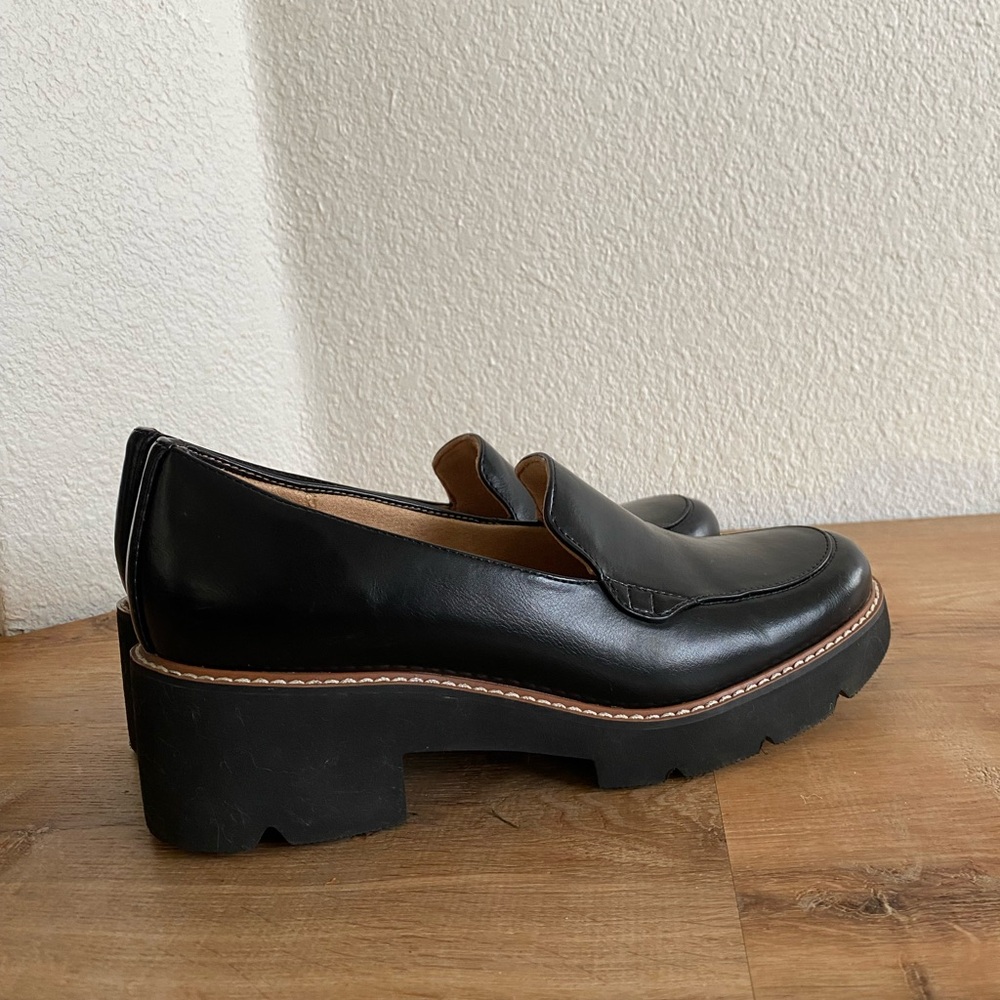 Naturalizer Women's Darry Loafers in Black